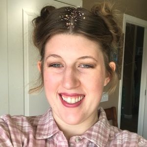 Meet your Posher, Caroline